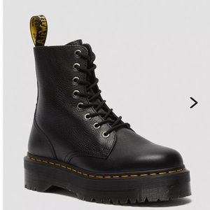 WOMENS PLATFORM DOC MARTENS